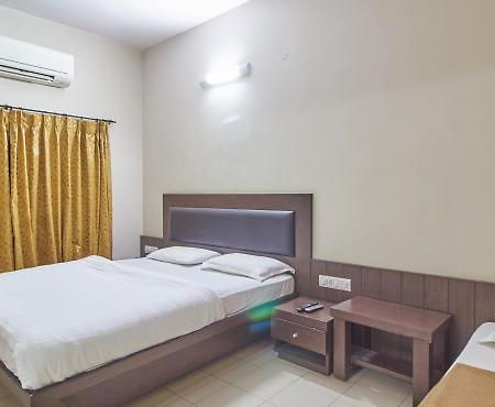Airlines Hotel Mysore Exterior foto